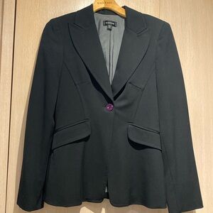 Bebe size 6 single breast matte black blazer